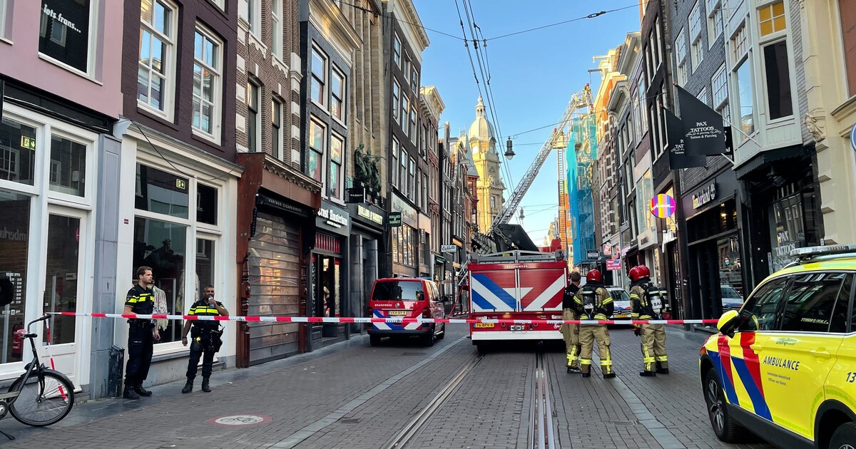 Brand In Dakconstructie Pand Aan Leidsestraat In Amsterdam Het Parool