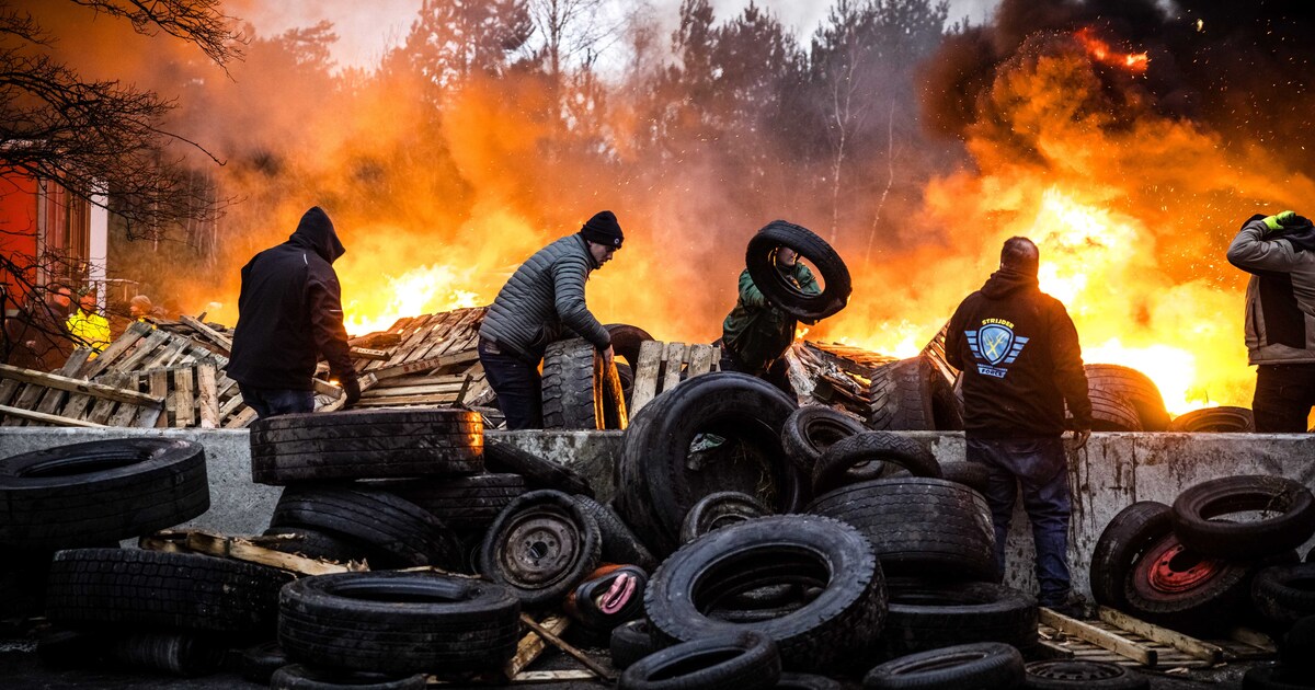 Wéér snelwegen dicht door protesterende boeren waarom zijn ze nu weer