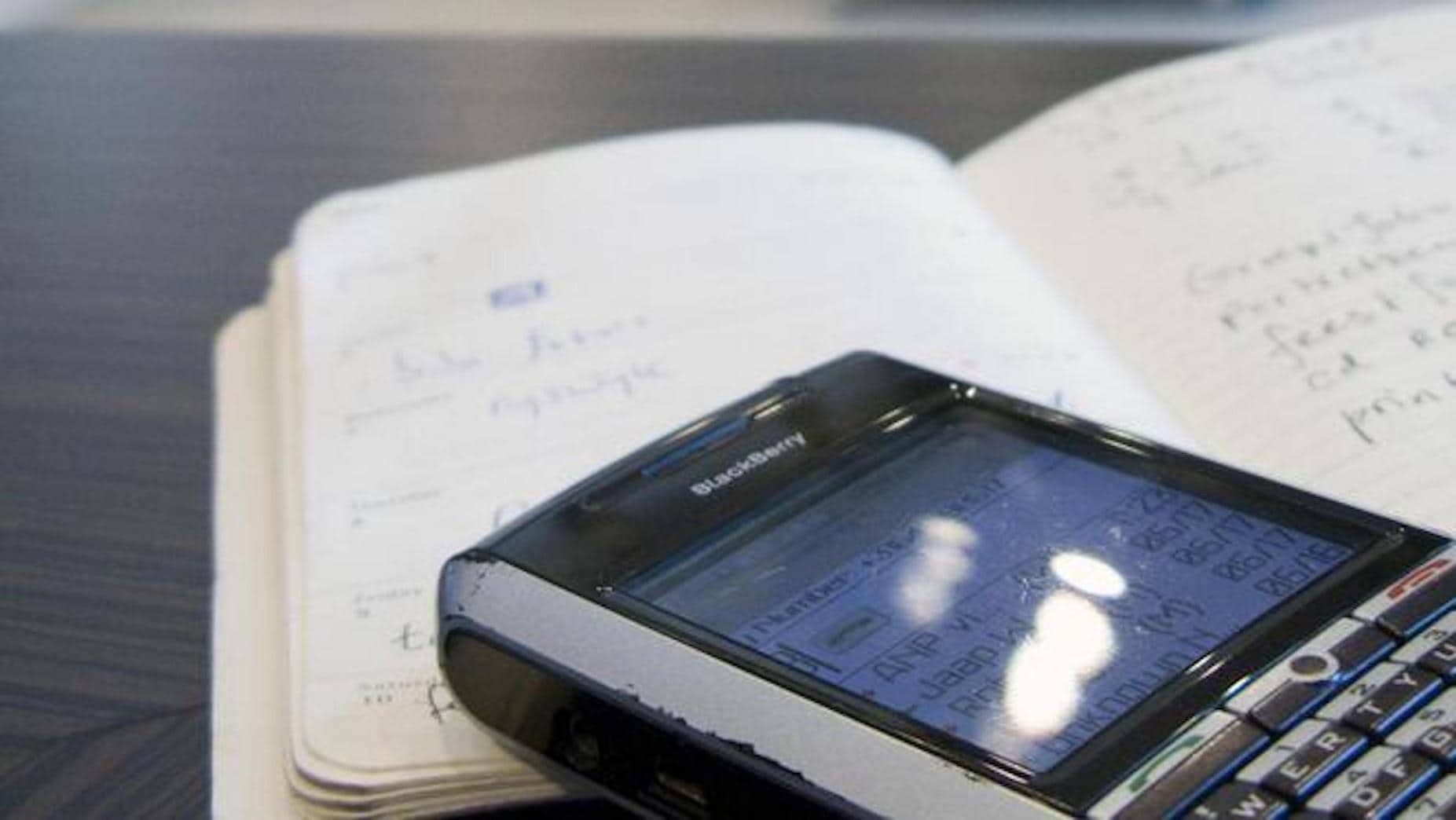 Miljoen euro cash gevonden bij inval woning Centrum | Het Parool