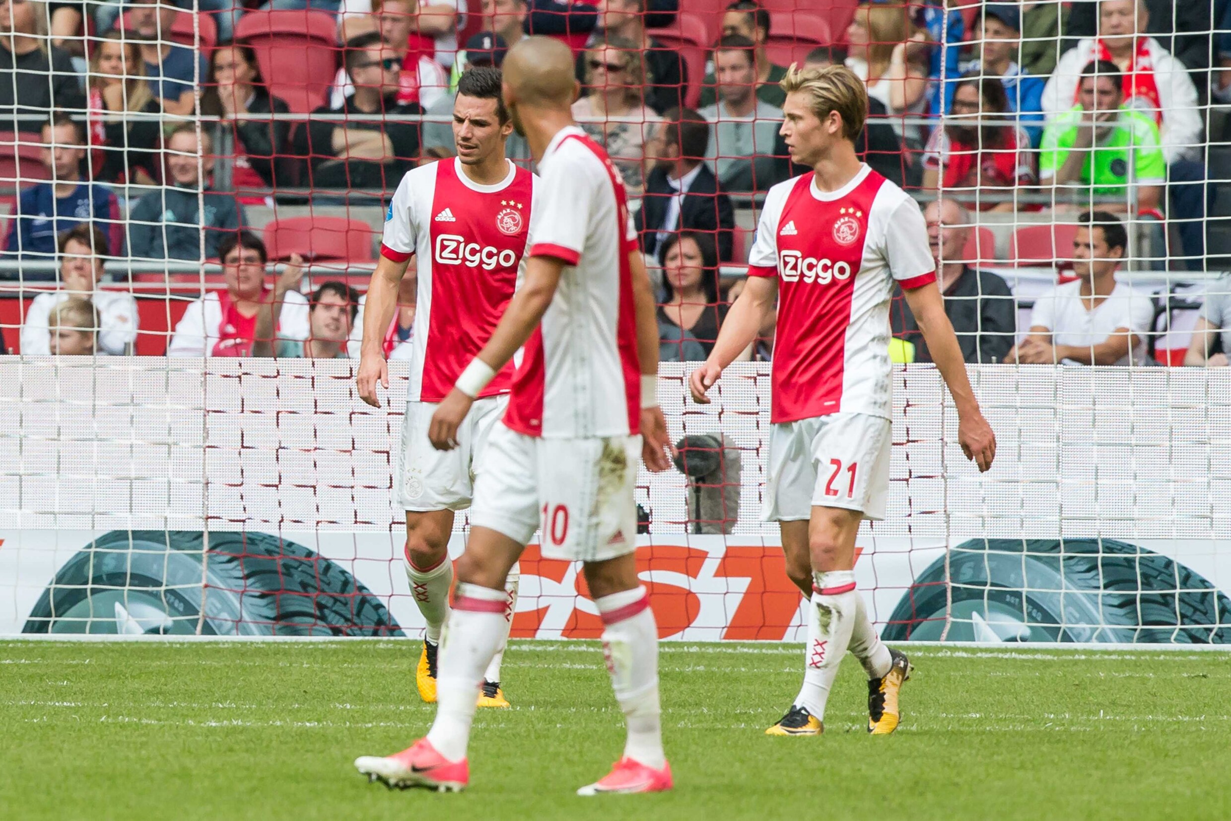 Dolend Ajax verliest in eigen huis van Vitesse