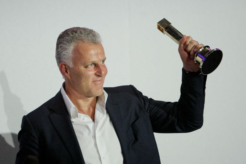 Cor van Hout verdiende tonnen aan boek Het Parool