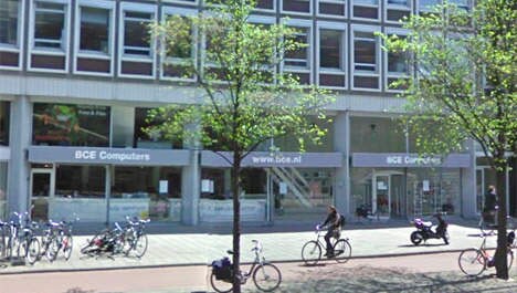 Computerwinkel BCE start door | Het Parool