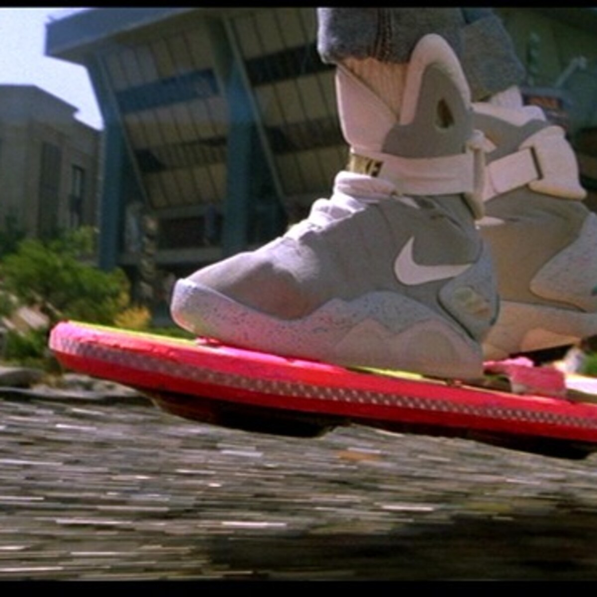 Nike maakt zelfstrikkende filmgympen uit Back to the Future Het Parool