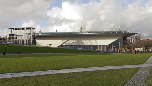 Stadsgezichten Het Stedelijk Museum De Badkuip Het Parool