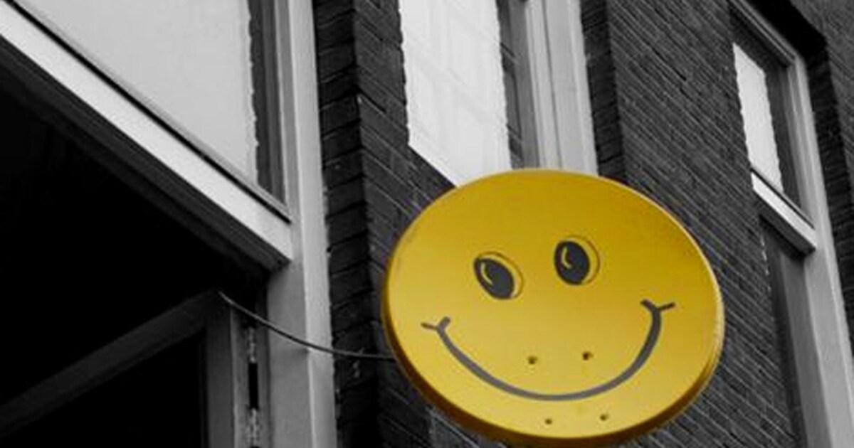 Petitie voor behoud smiley-schotel Sumatrastraat | Het Parool