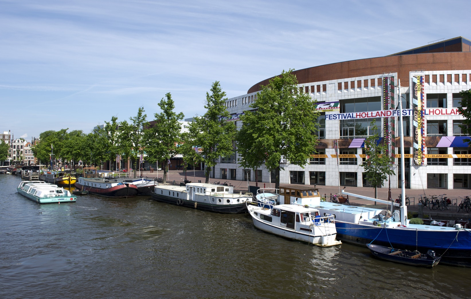 Reorganisatie stadhuis zit muurvast | Het Parool