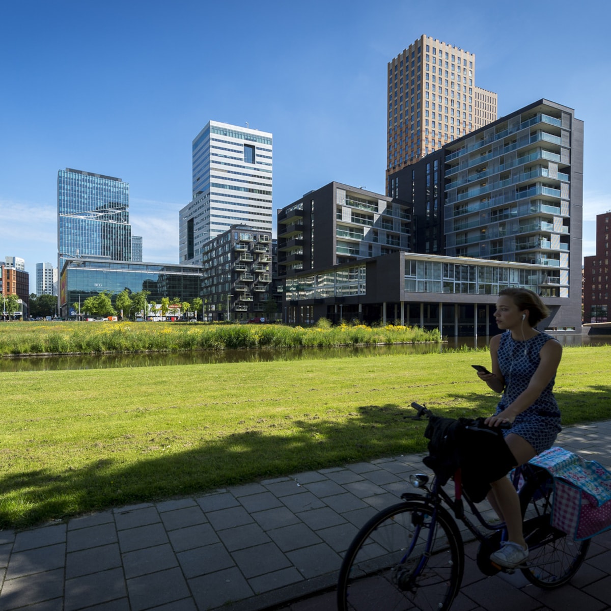 Recordaantal buitenlandse bedrijven naar Amsterdam | Het Parool