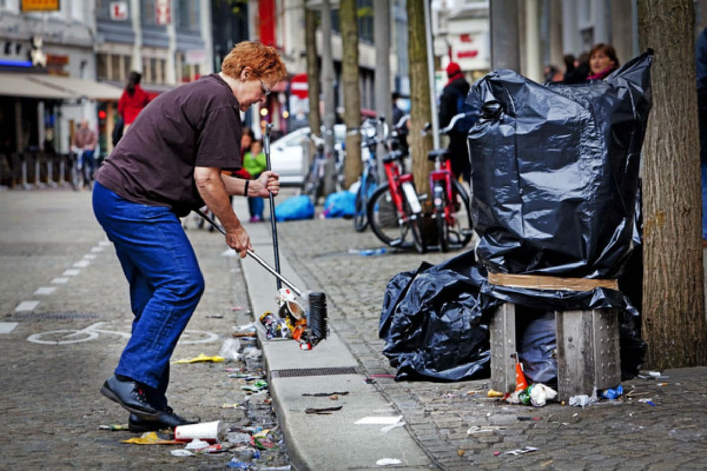 Het gaat goed met Centrum, behalve met de rommel en de drukte | Het Parool