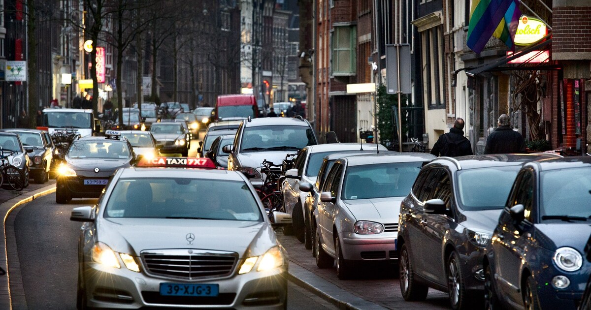 'Weer auto uit Weesperzijde, Ferdinand Bol, Kinkerstraat en Sarphatistraat'