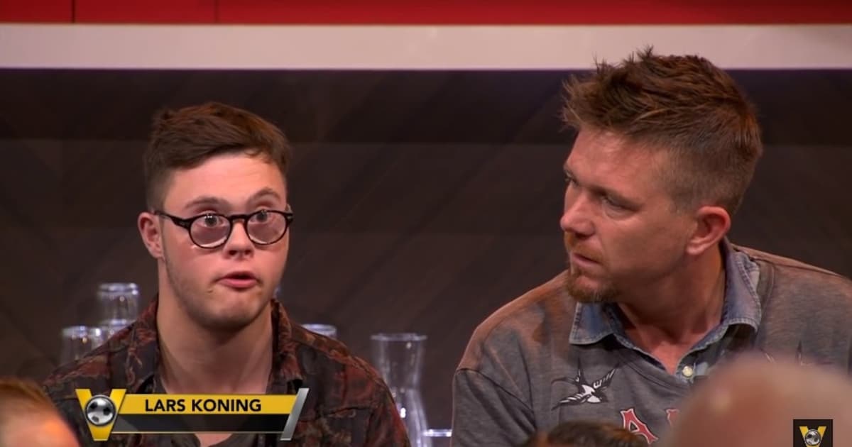 Lars mocht met Johnny de Mol naar Voetbal Inside, want die humor snapt ...
