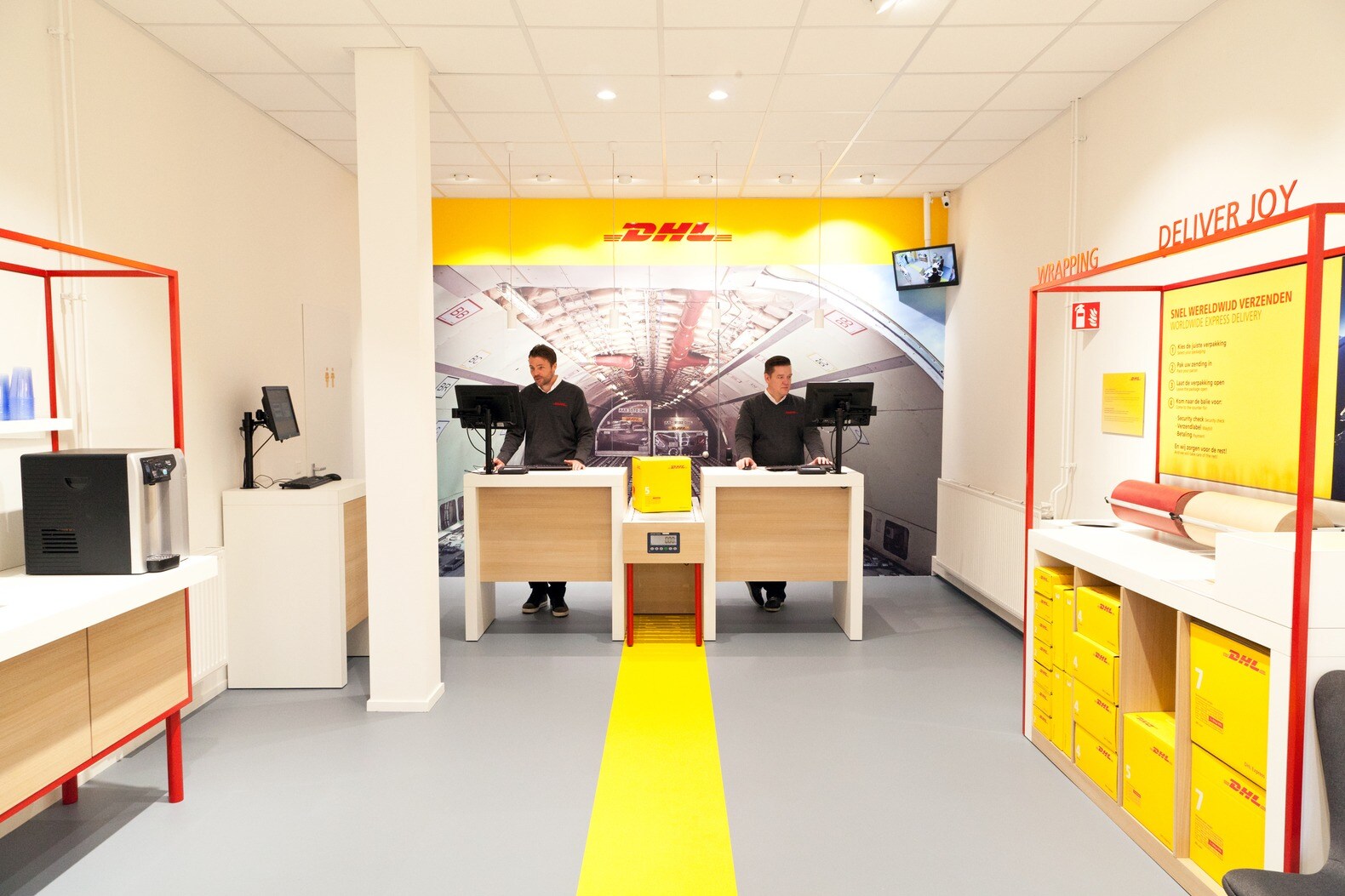 Forenzen en toeristen vinden hun plek bij DHL | Het Parool
