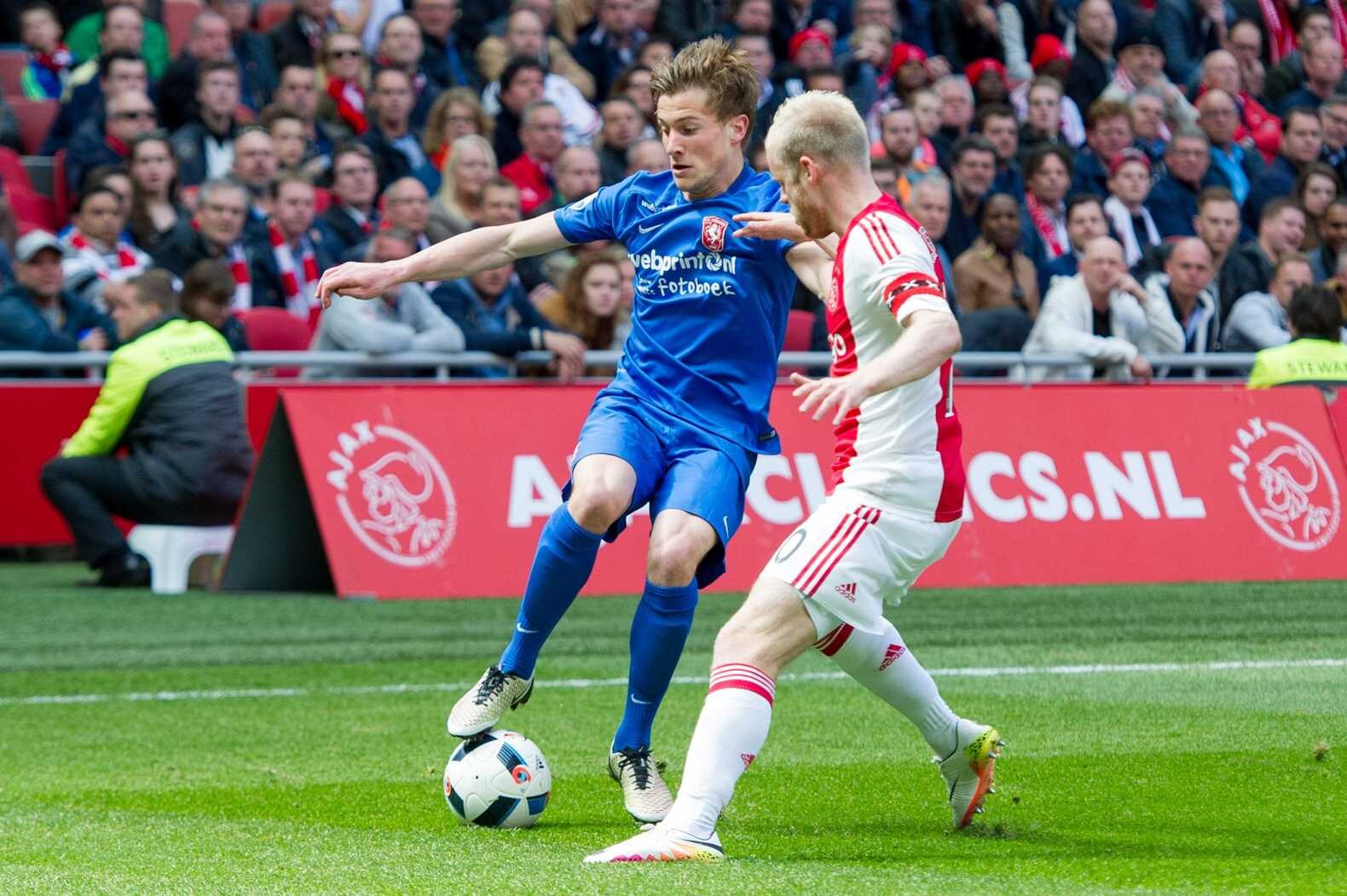 Ajax op weg naar de titel na ruime winst op Twente