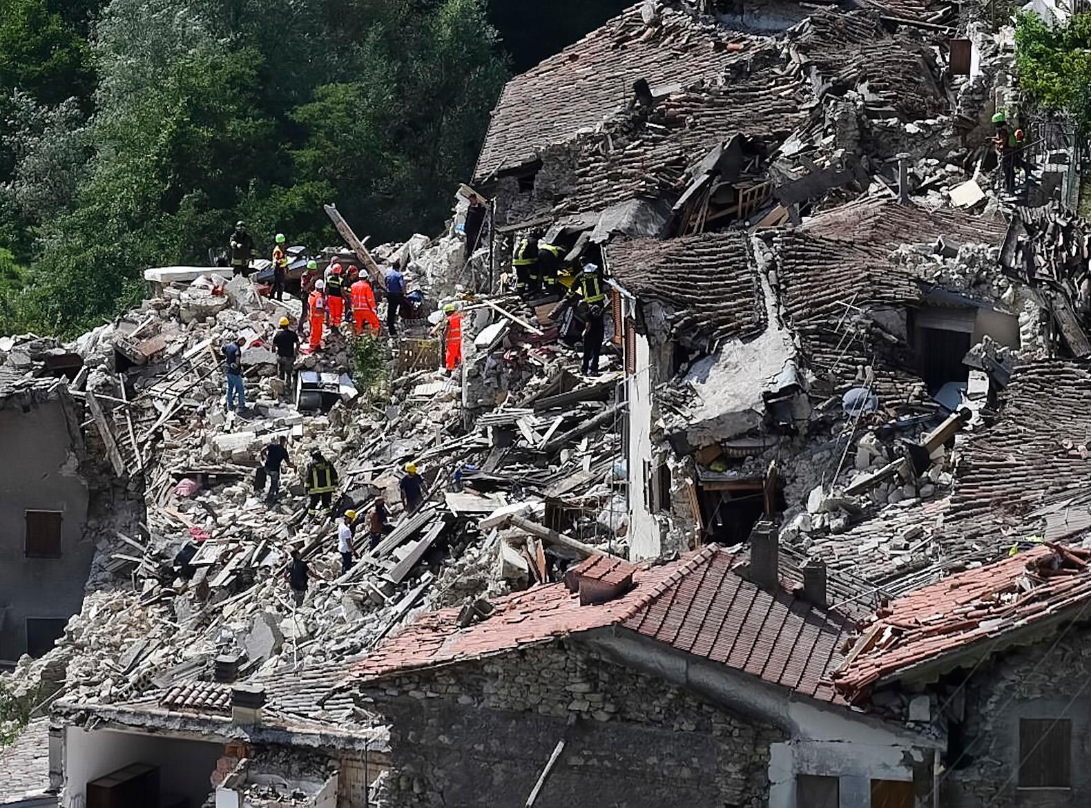 Meer dan 290 doden na aardbeving Italië