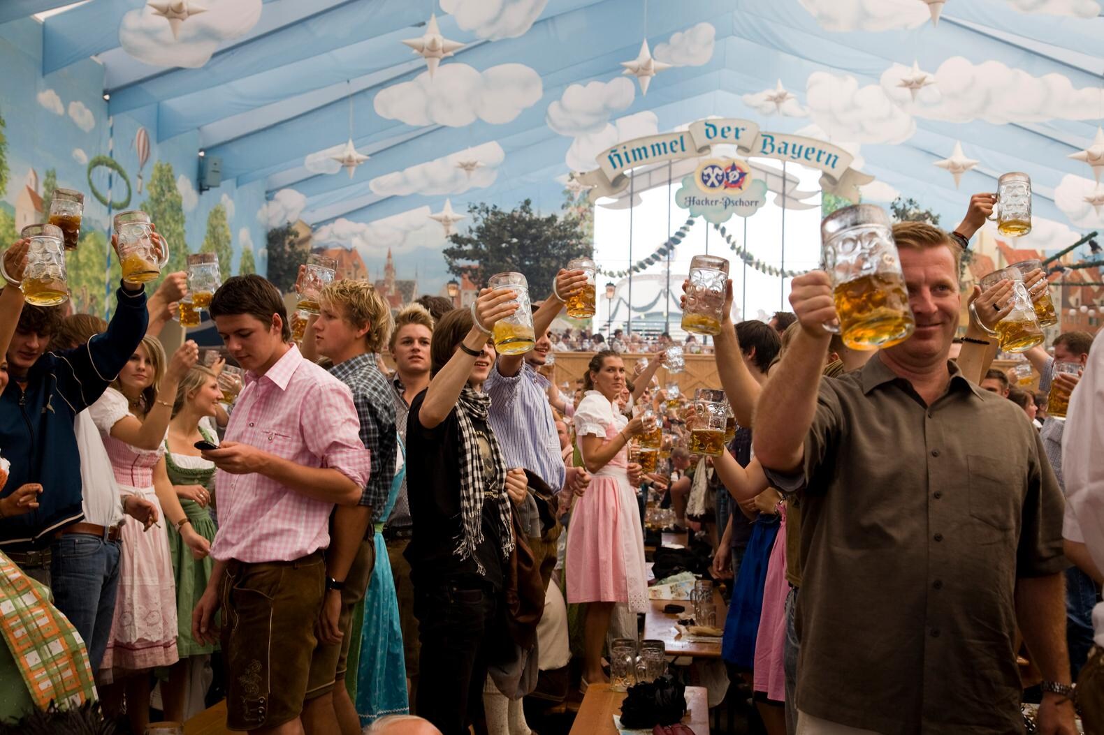 Oktoberfest is écht meer dan een verkapt zuipfestijn | Het Parool