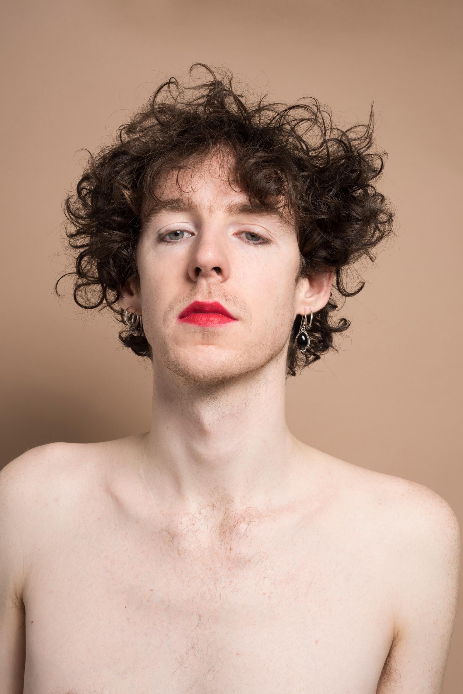 Guyliner en manscara mannen experimenteren met makeup Het Parool
