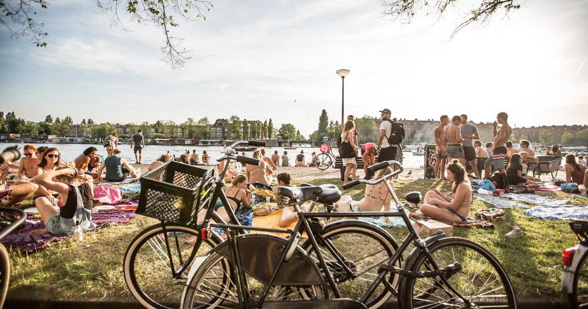 Bewoners Weesperzijde ontvluchten harde muziek