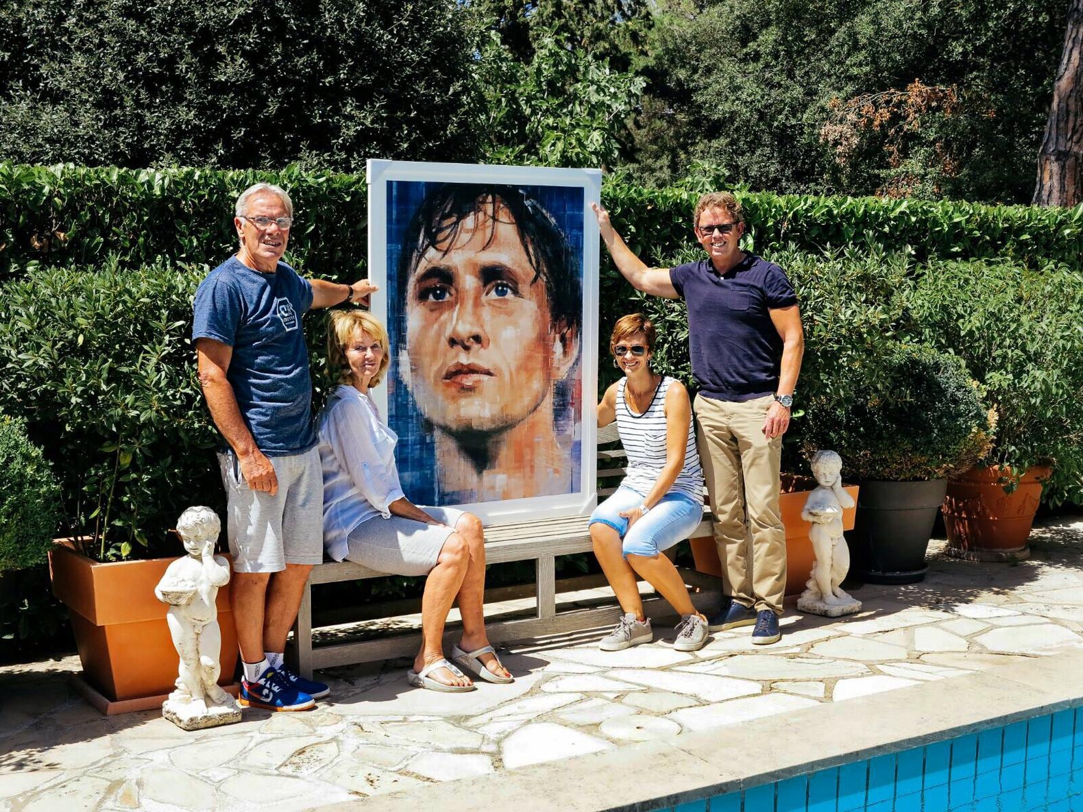 familie-cruijff-blij-met-portret-dit-zijn-johans-ogen-het-parool