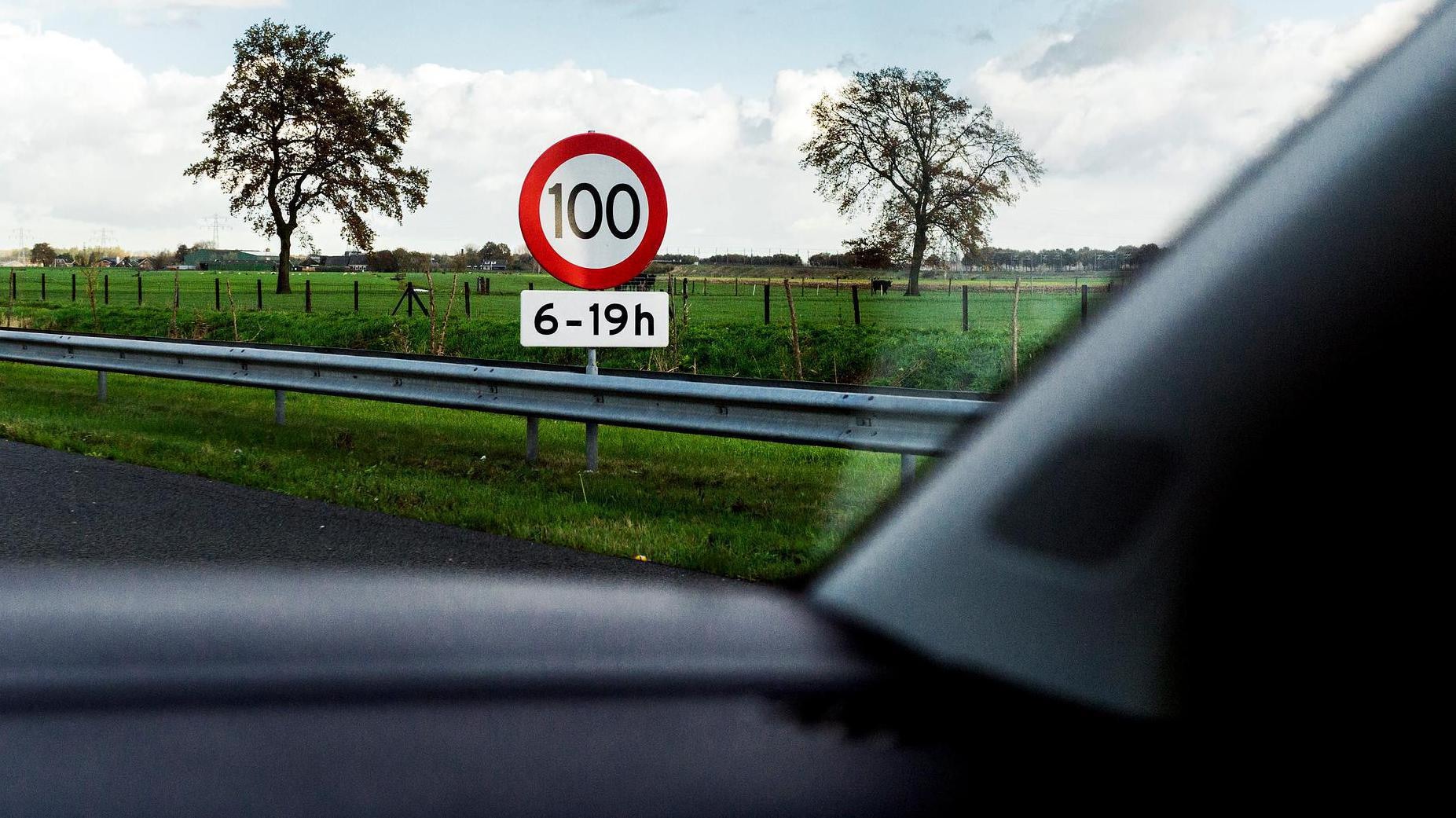 Gemeente verliest opnieuw: 130 km per uur A2 niet van de baan | Het Parool