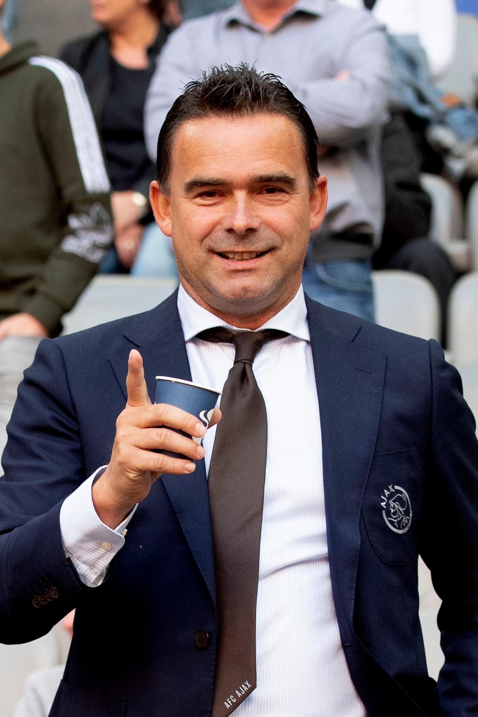 'Bod van miljoen op assistent-trainer Schreuder' | Het Parool