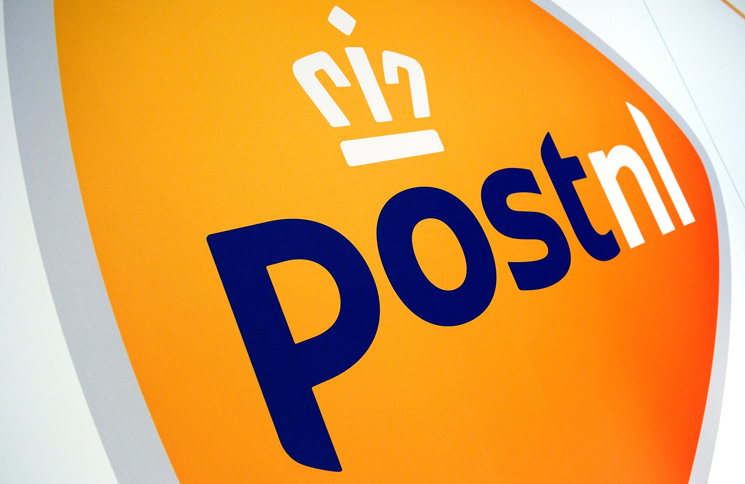 PostNL mag postzegel flink duurder maken | Het Parool