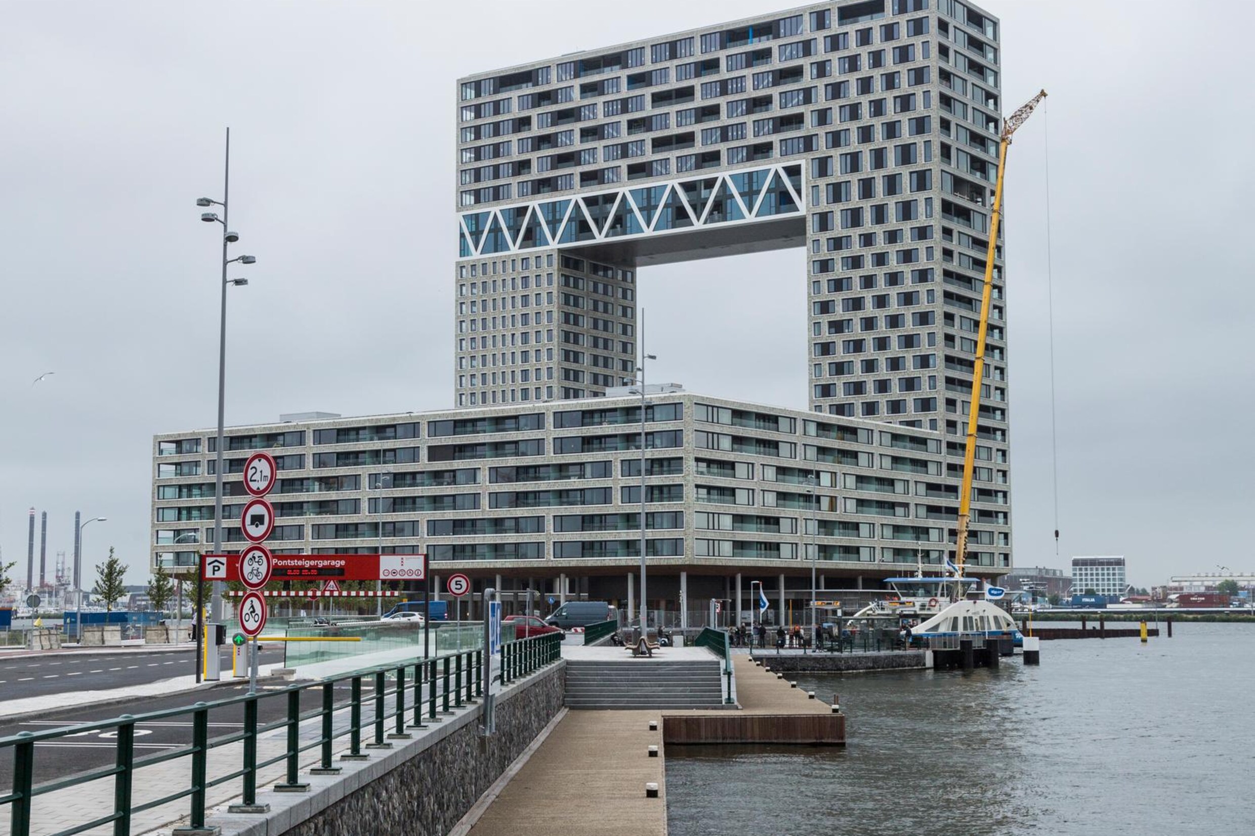 Amsterdamse woningbezitter gaat nog meer belasting betalen