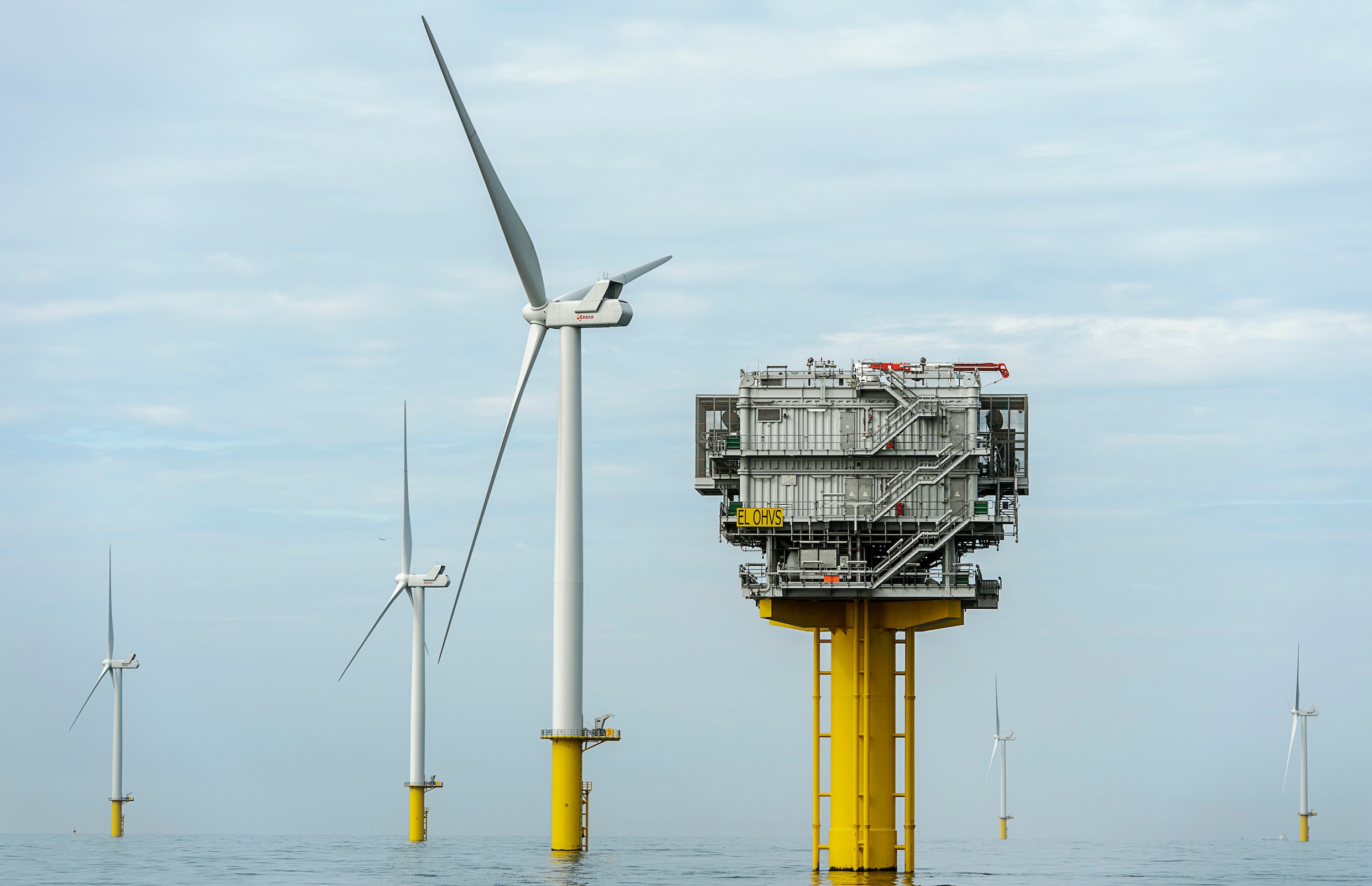 Shell en pensioengigant PGGM willen Eneco kopen | Het Parool