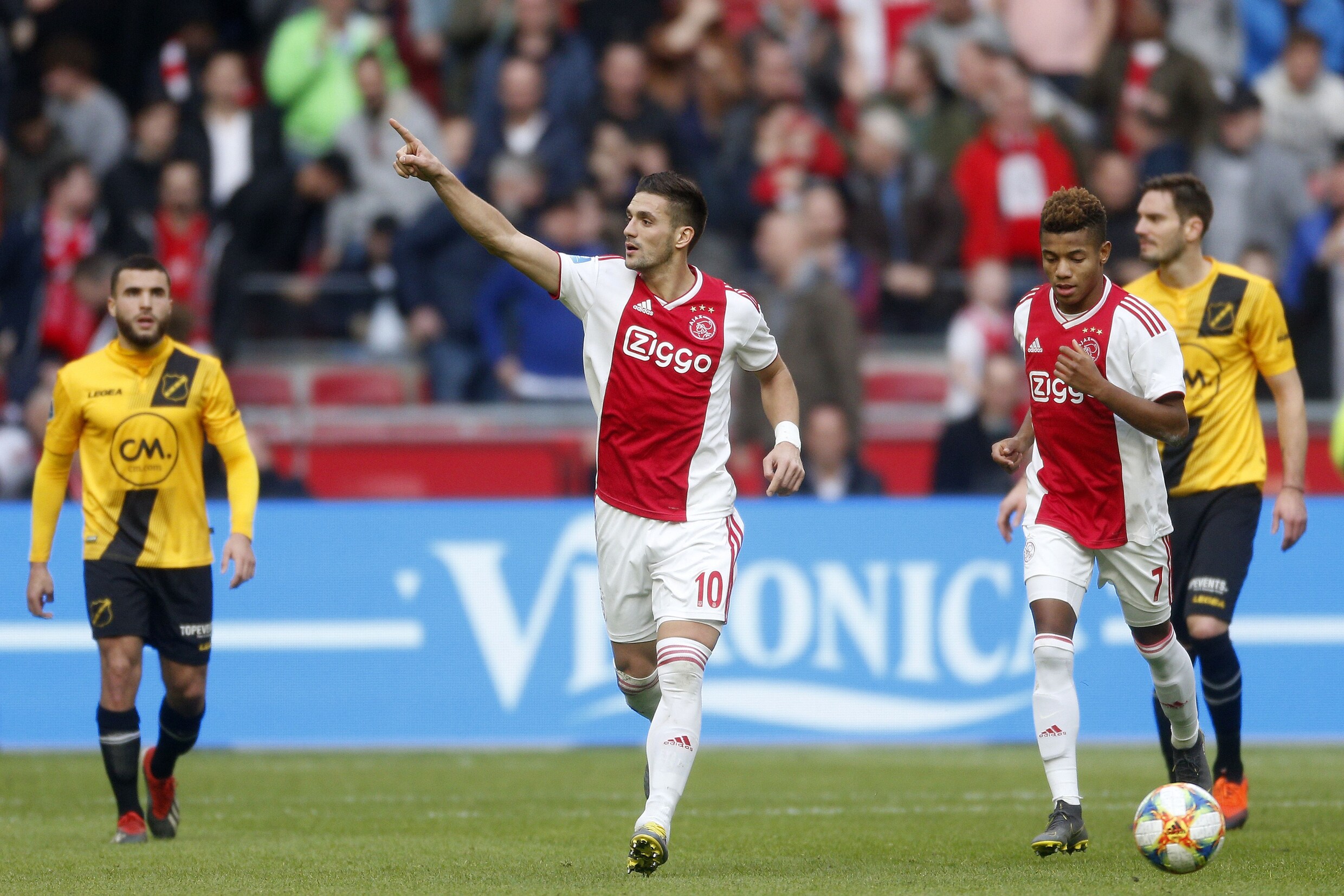 Ajax heeft PSV weer in het vizier