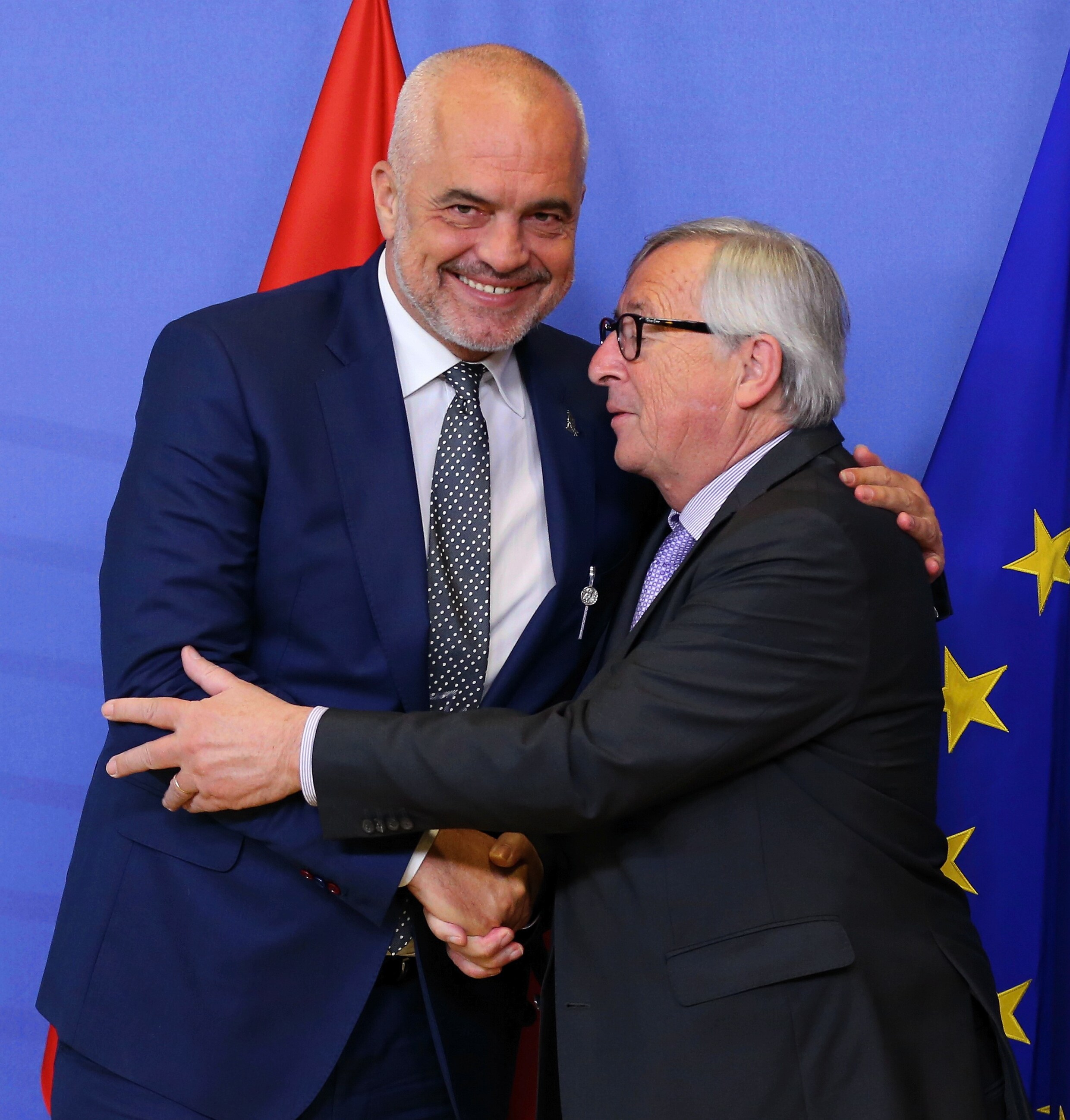 Albanië nog lang niet in EU: ‘Het is hier één grote chaos’ | Het Parool
