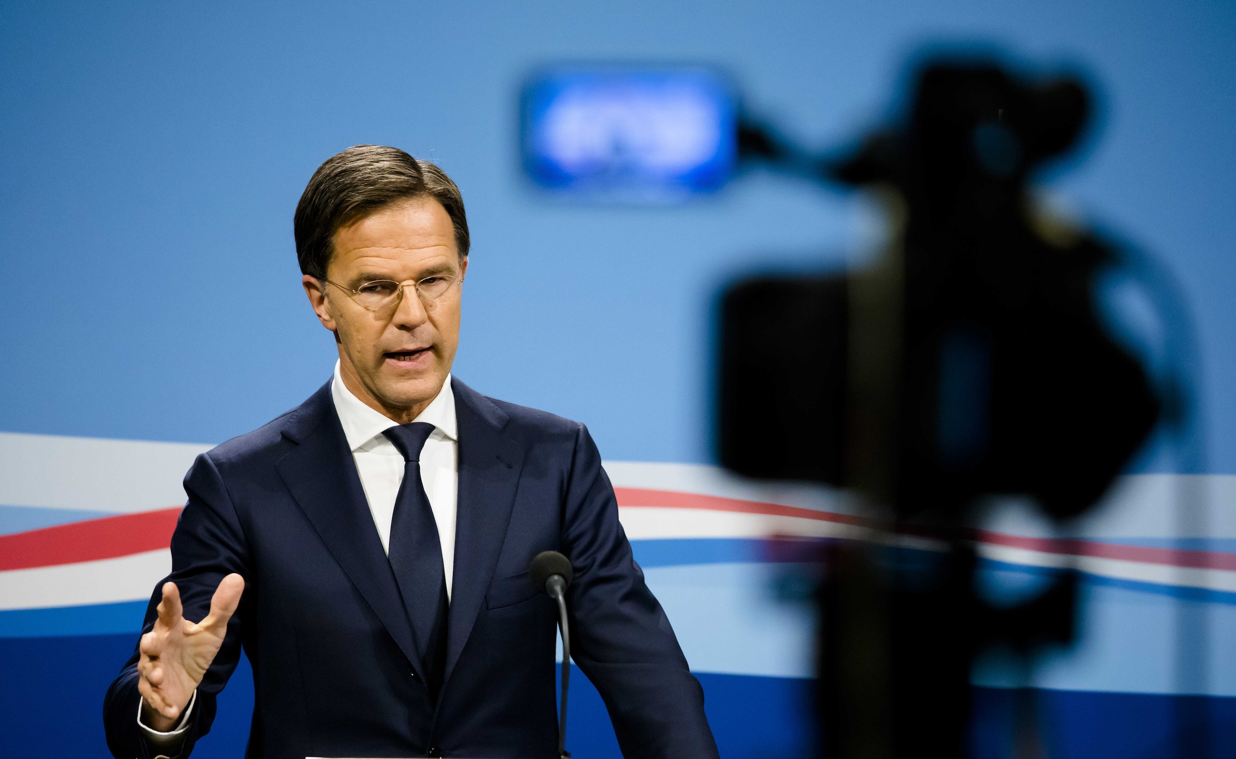 Waarom premier Rutte zegt zich niks te herinneren van burgerdoden in ...