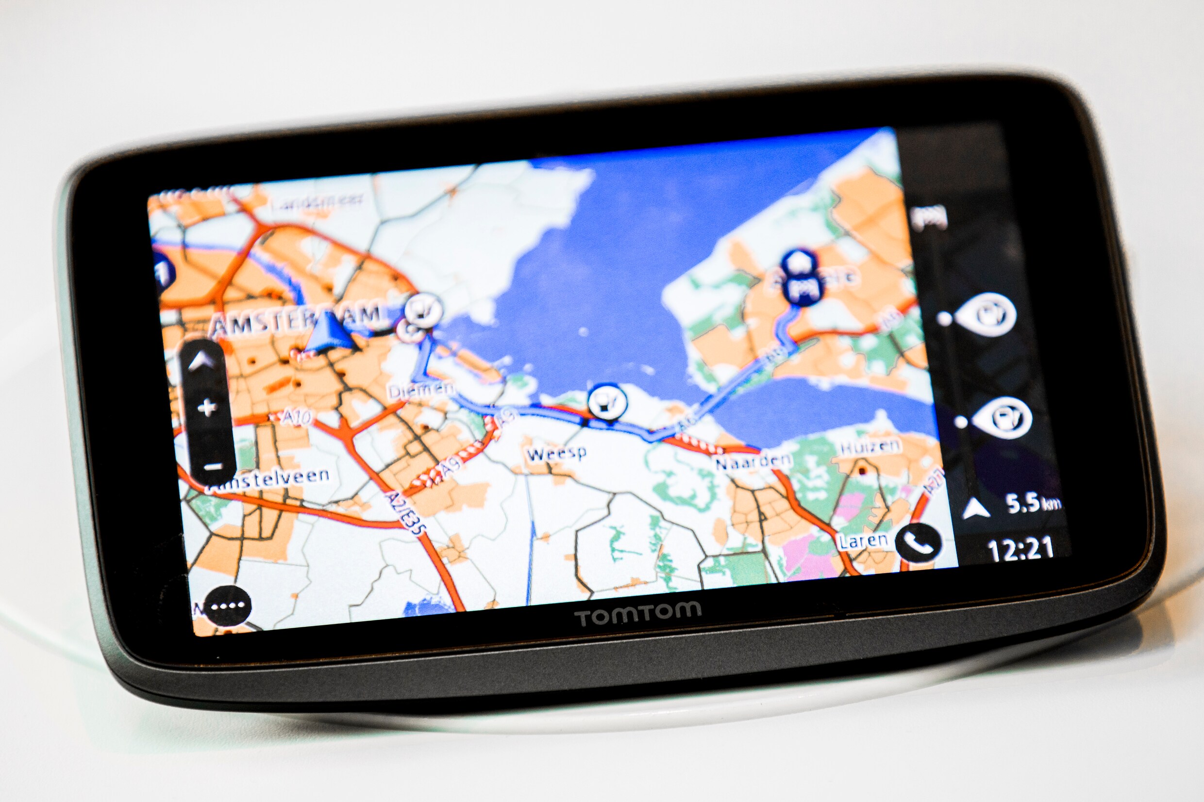 TomTom begint lab voor robotrijden met UvA en VU | Het Parool