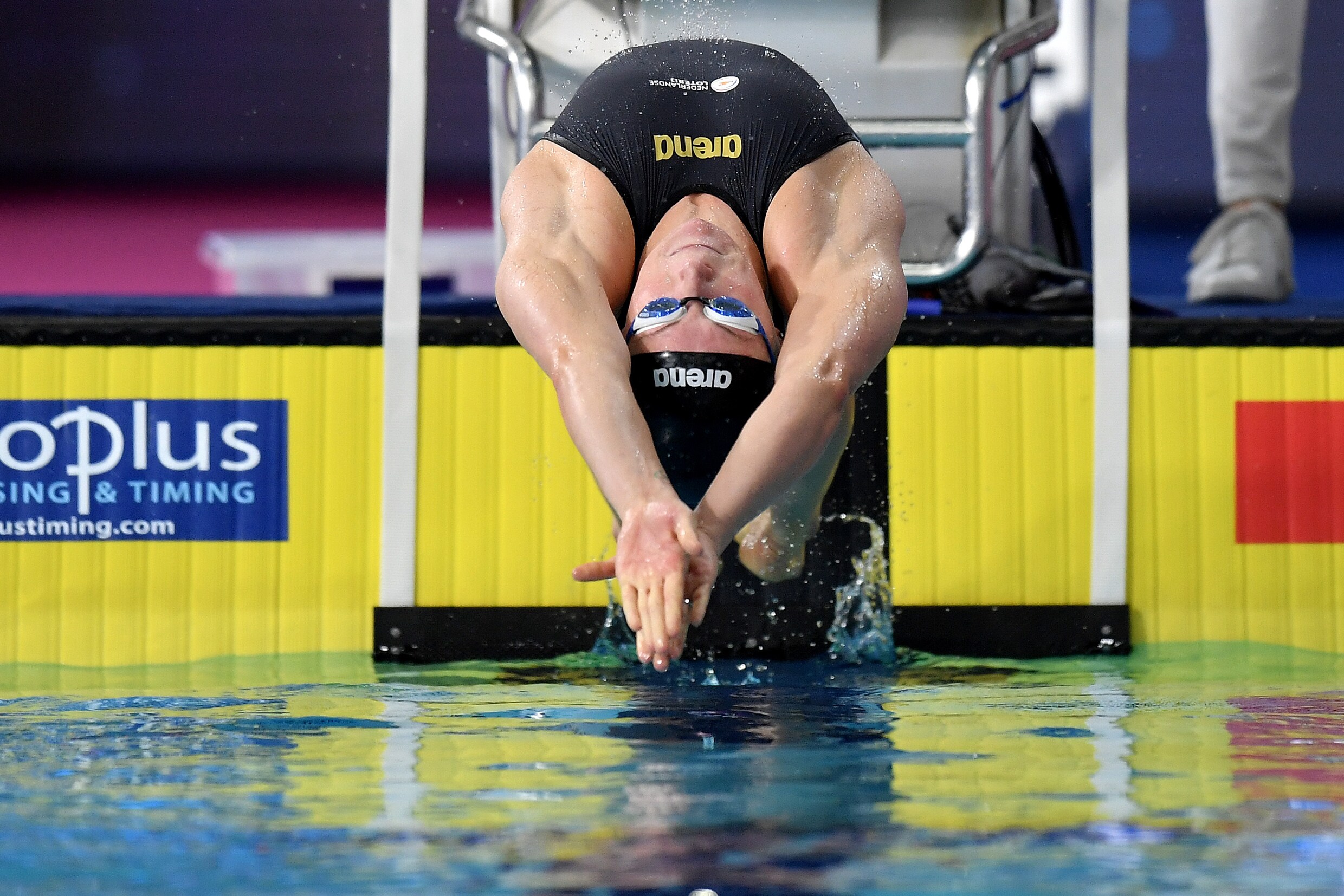 Zwemster Toussaint emotioneel na goud bij EK op 100 meter rugslag
