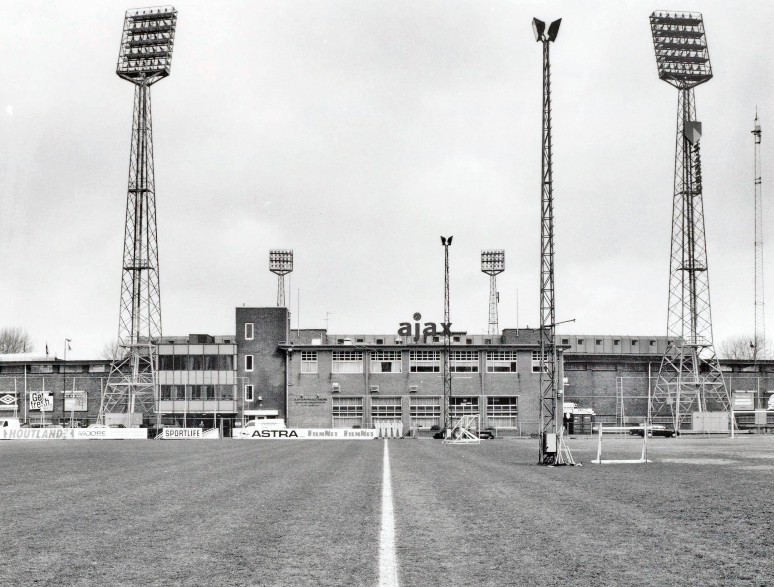 Stadion De Meer, 1995 en 2020