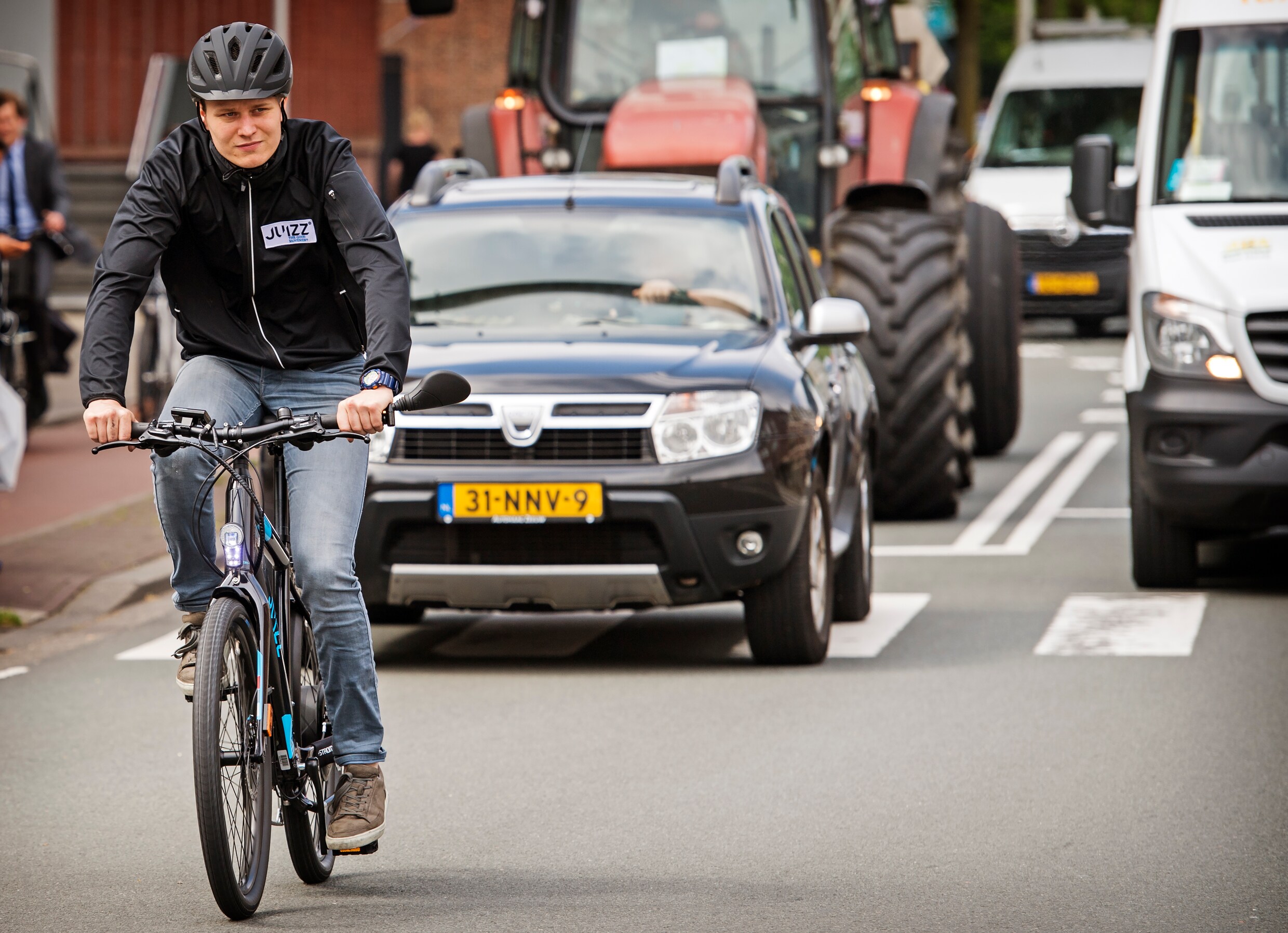 Snelle e-bikes moeten bij nadering Schiphol automatisch afremmen