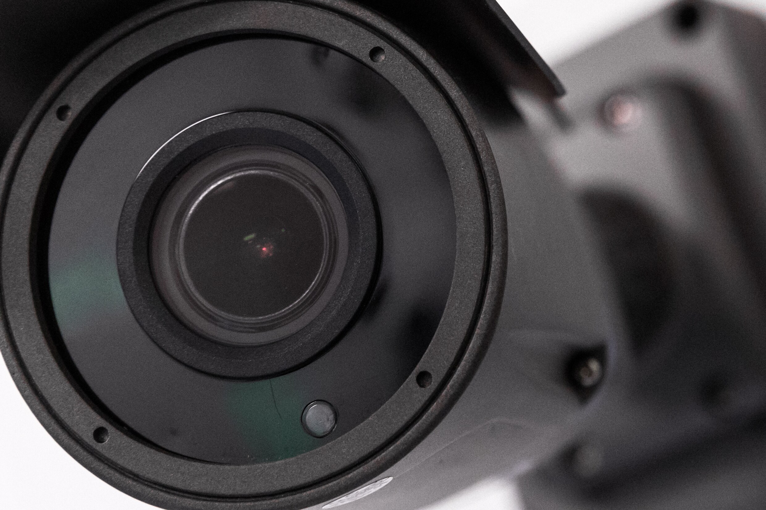 Vrouw treft verborgen camera aan, schoonmaker verdachte | Het Parool