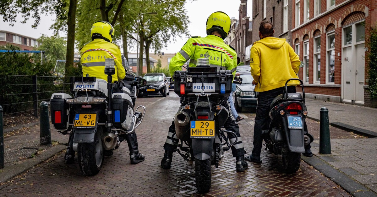 ME arresteert ruim 20 relschoppers in Haagse Schilderswijk