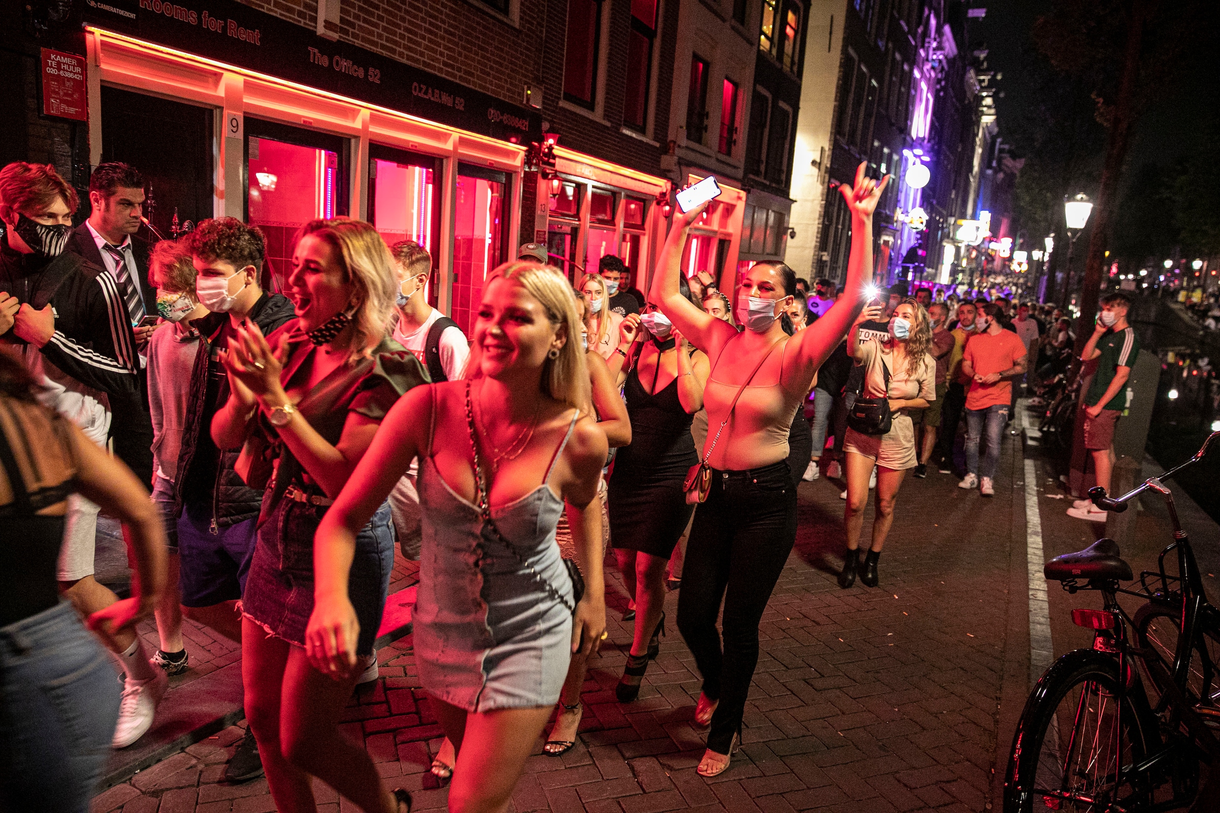 ‘De raambordelen op De Wallen zijn niet het probleem, maar de bezoekers’ Het Parool