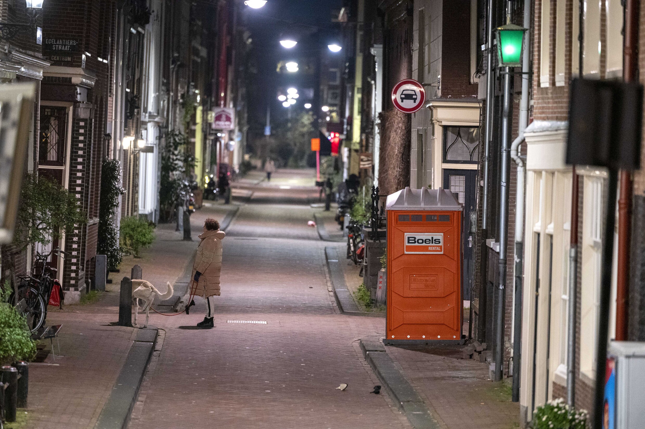 Dit Moet Je Weten Over Het Wel/niet Opheffen Van De Avondklok | Het Parool