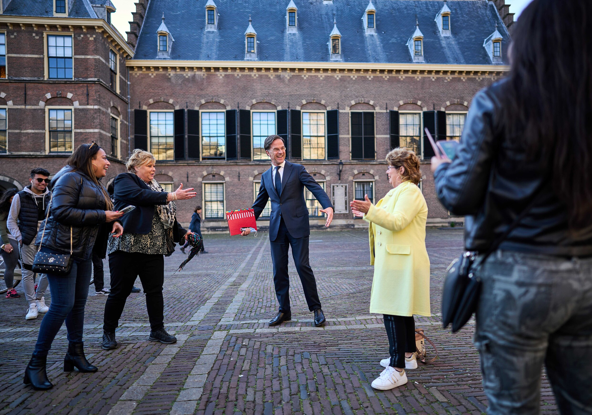 Opinie: ‘Wie Weet Nog Waar Onze Politici Voor Staan?’ | Het Parool