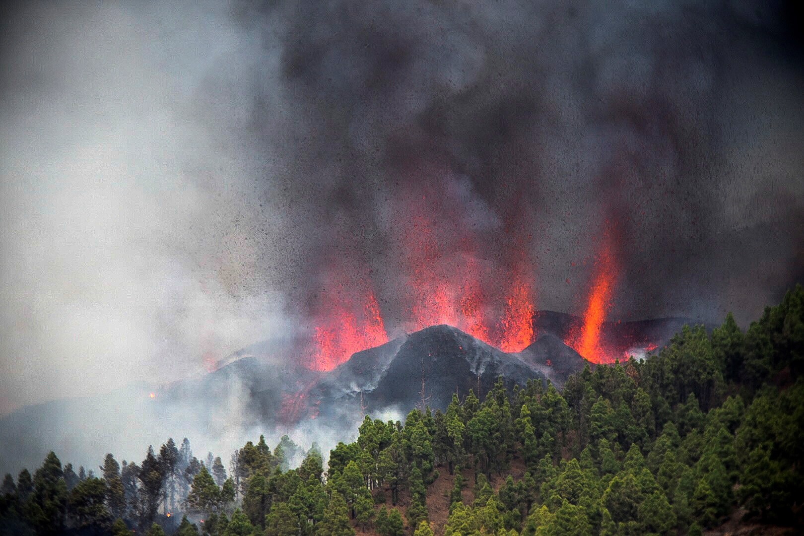 Eerste vulkaanuitbarsting in 50 jaar op Canarisch eiland La Palma