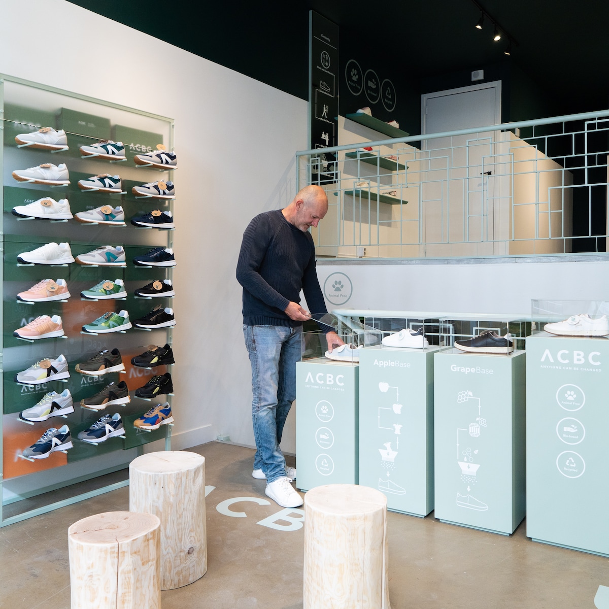Lee's shop sneaker store