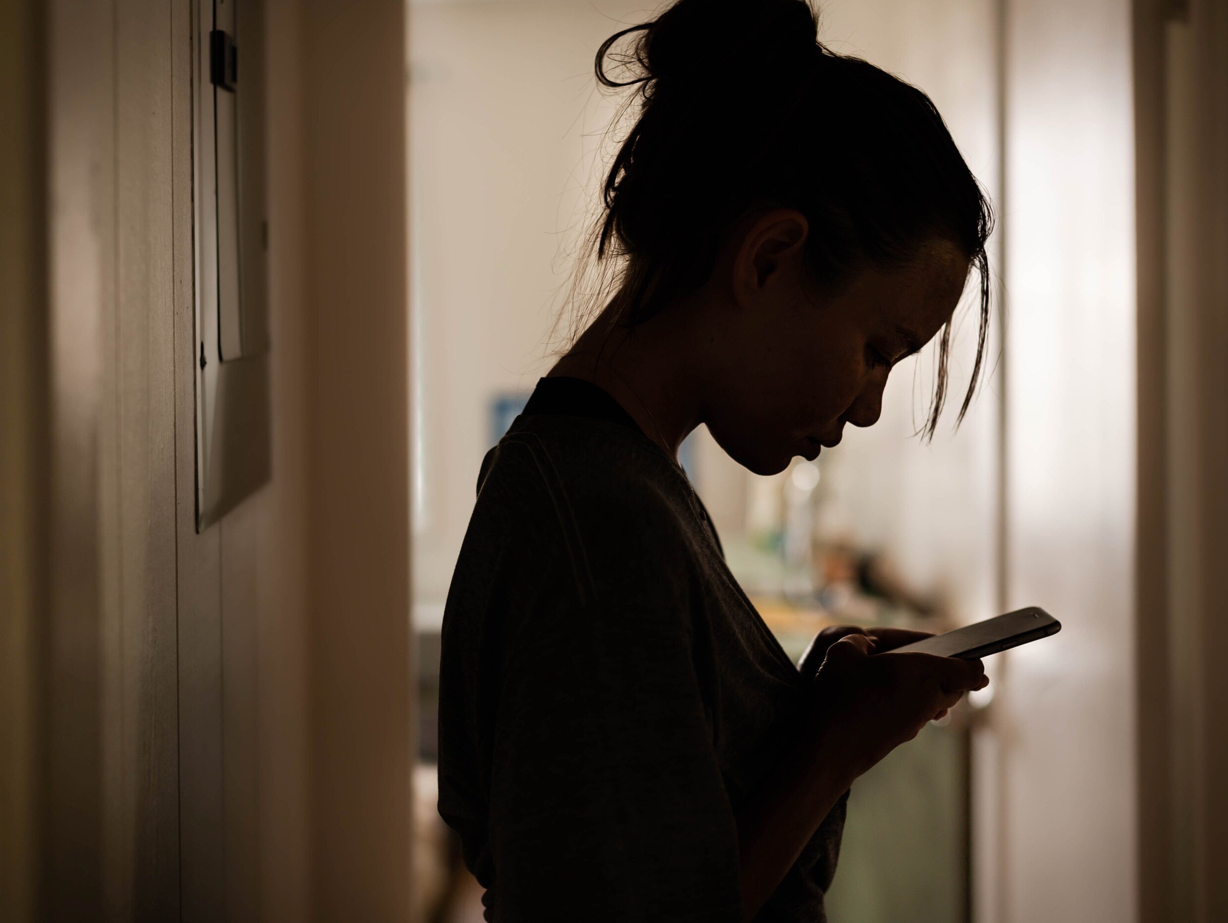 Een derde van jonge vrouwen slachtoffer van online seksuele intimidatie