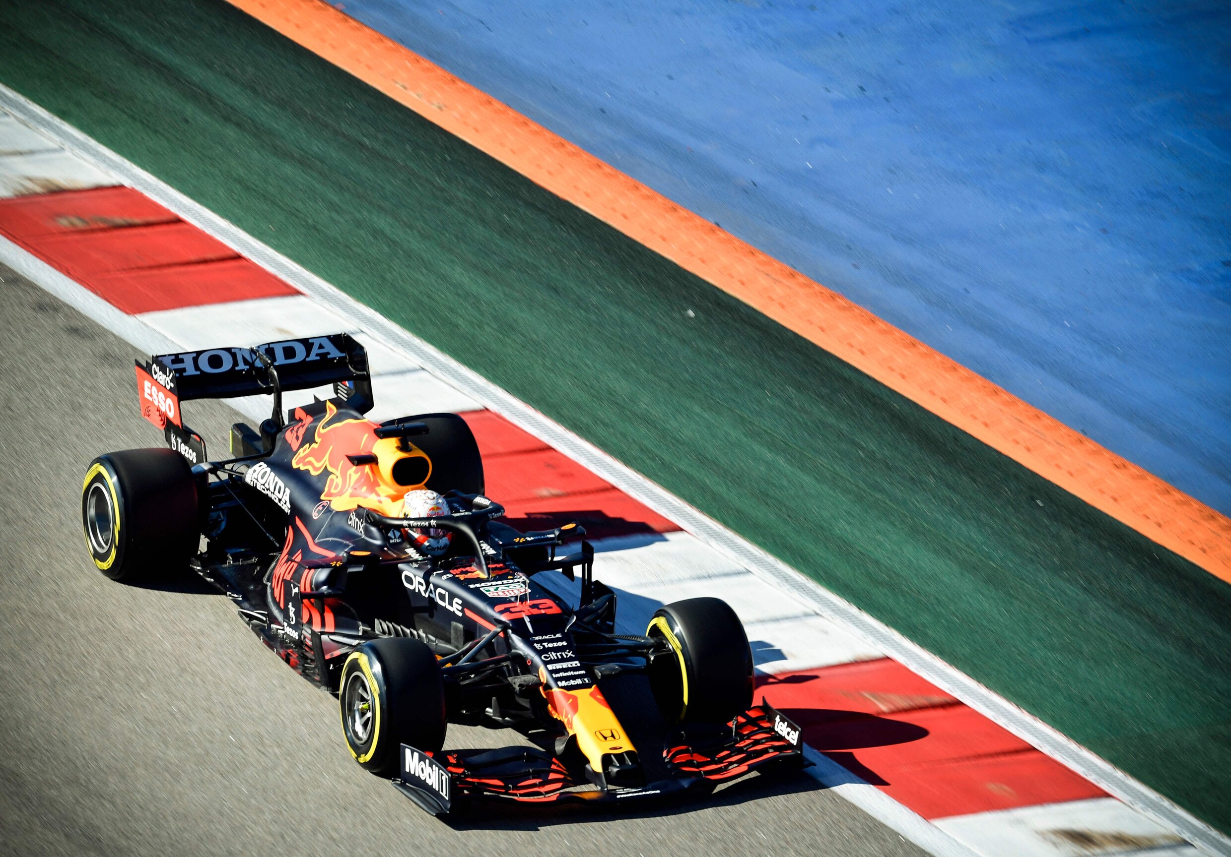 Max Verstappen start als laatste in Grand Prix van Rusland door nieuwe motor