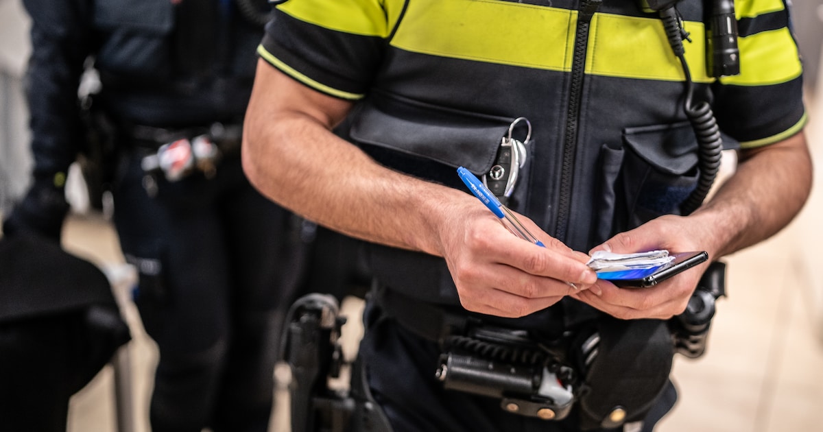 Meerdere vrouwen aangerand in Weesp en Diemen: ‘Ik hoop dat ze die klojo pakken’