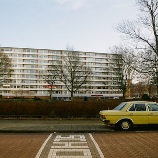 Explosive found on bench between apartment buildings in Wildemanbuurt, 18-year-old Amsterdammer arrested