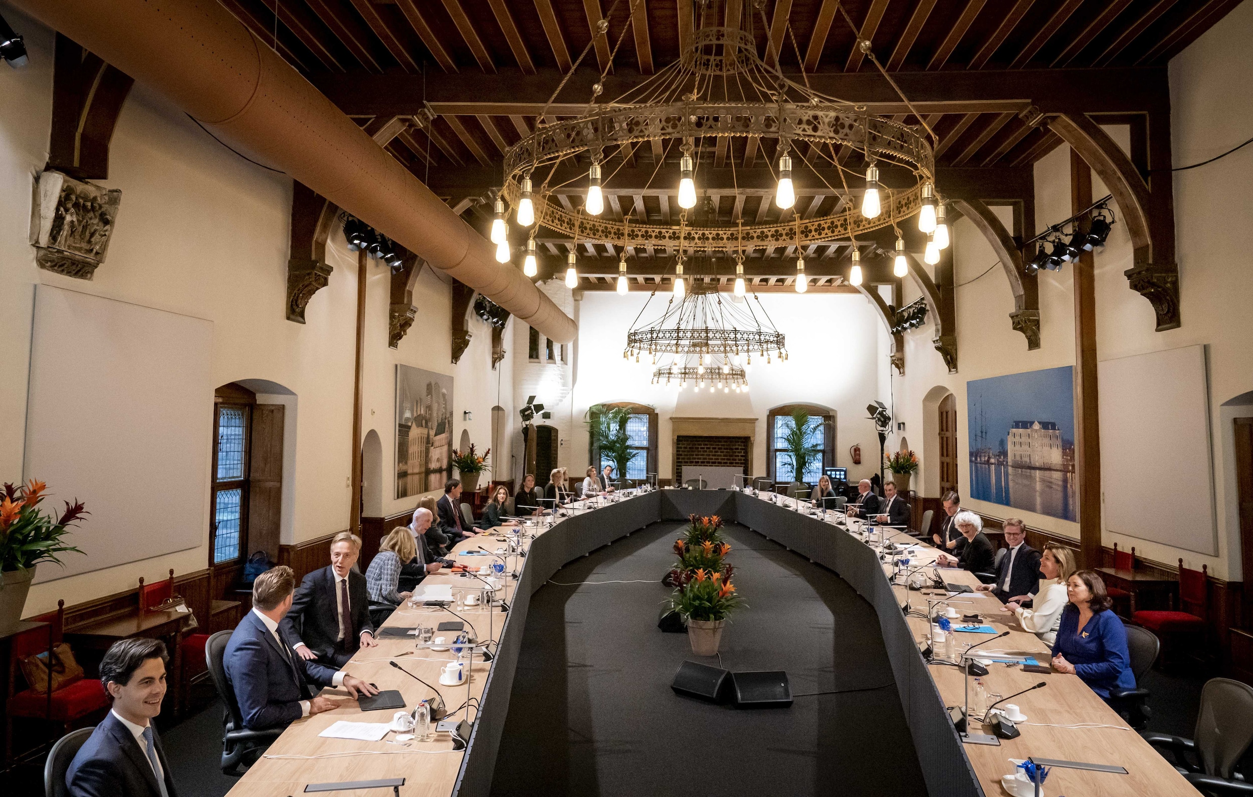 CPB: kabinet-Rutte IV schuift rekening door naar volgende generaties ...