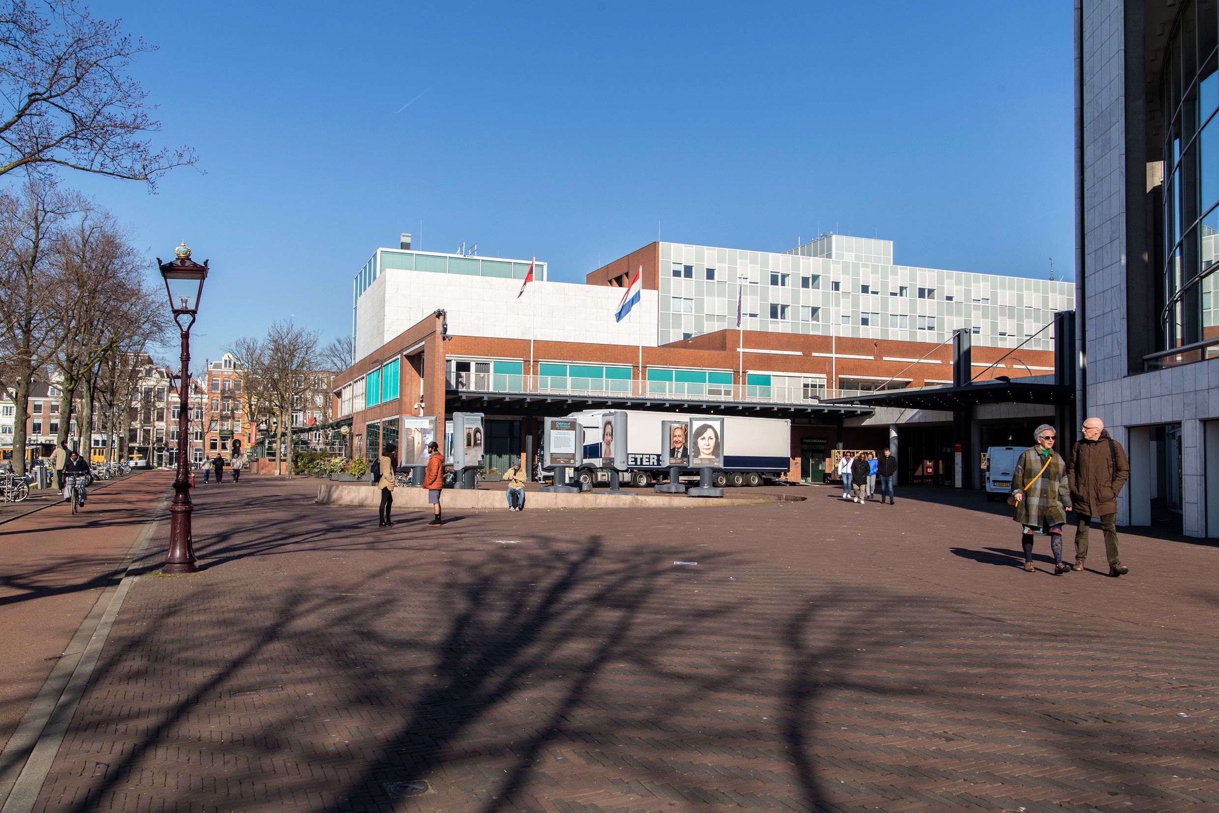 Felle kritiek ondernemingsraad op bonussen topambtenaren bij gemeente ...
