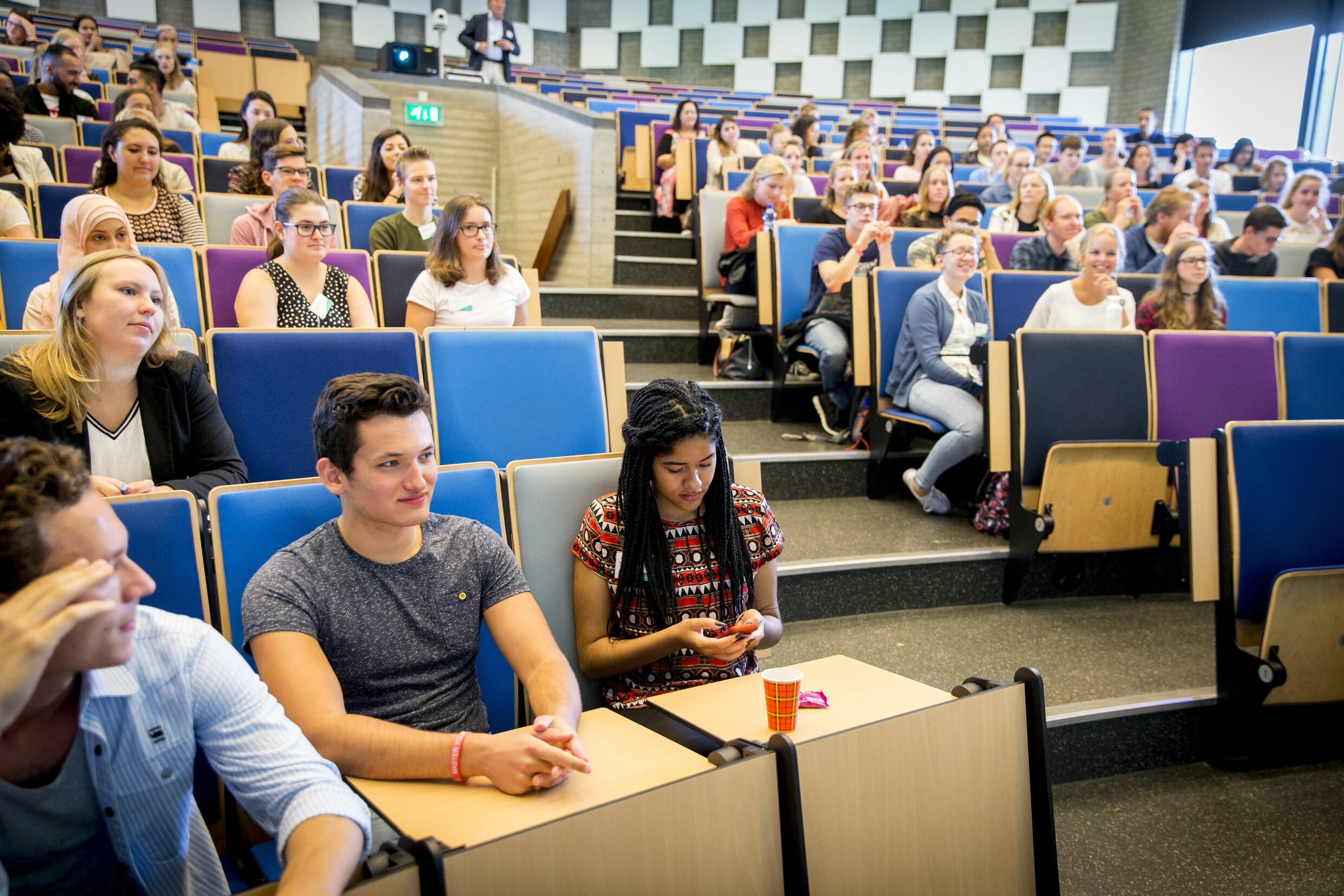 Collegegeld 105 euro duurder: ‘Het lijkt wel alsof ze niet willen dat ...