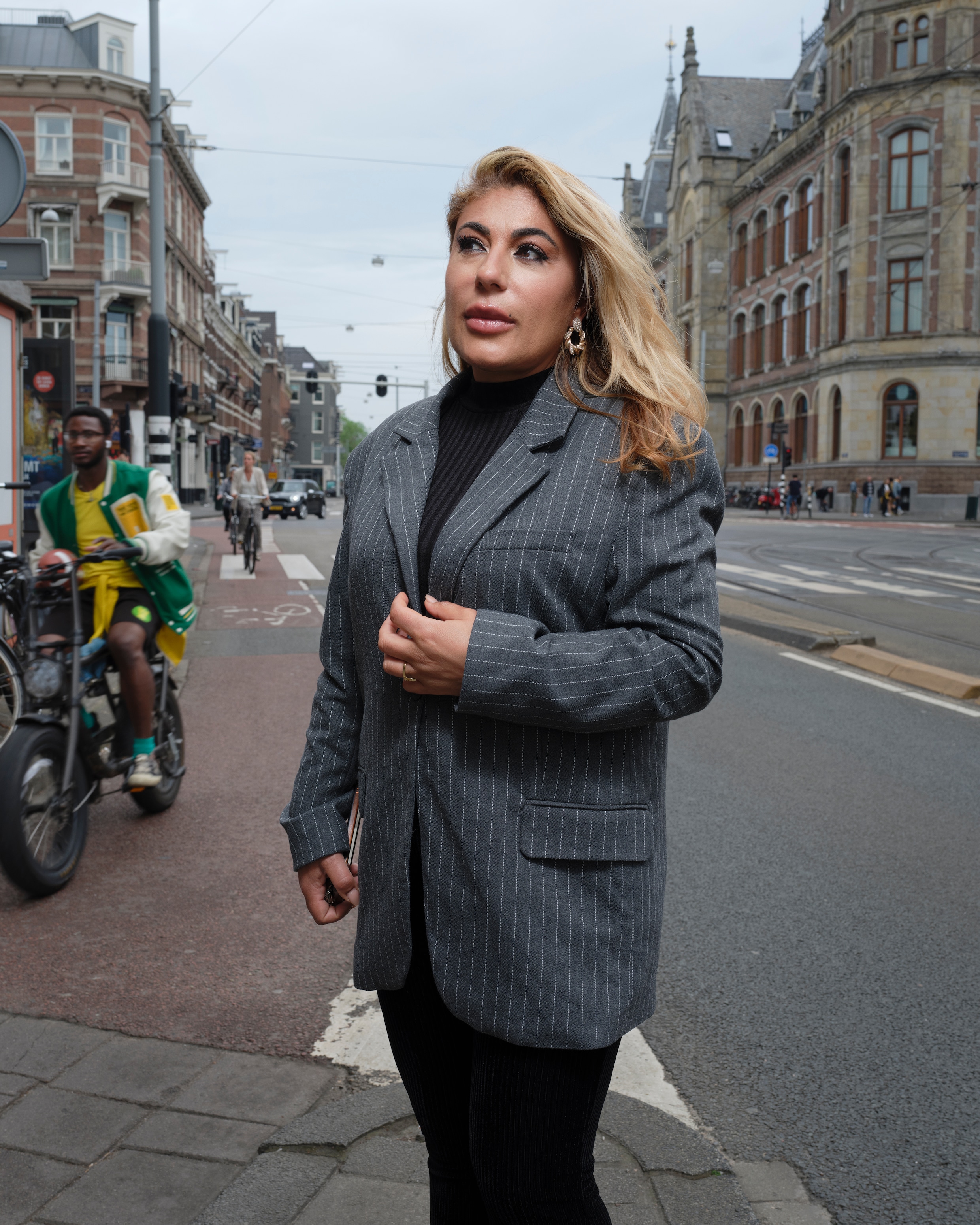 essayist-yesim-candan-in-rotterdam-horen-zwarte-wijken-w-l-bij-de