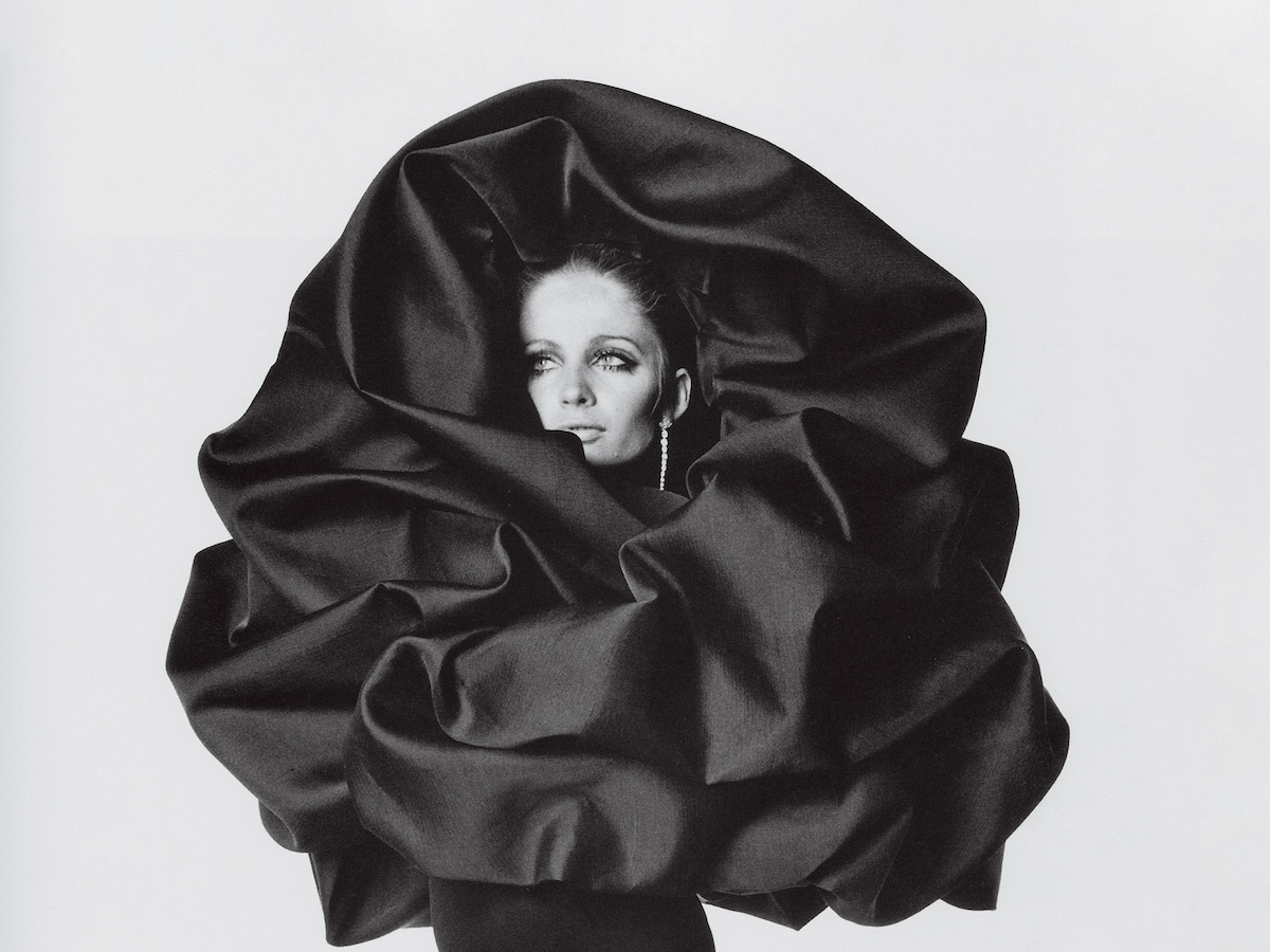 Expositie over excentrieke modeontwerper Balenciaga Hij had liever een jurk dan een mens Het Parool