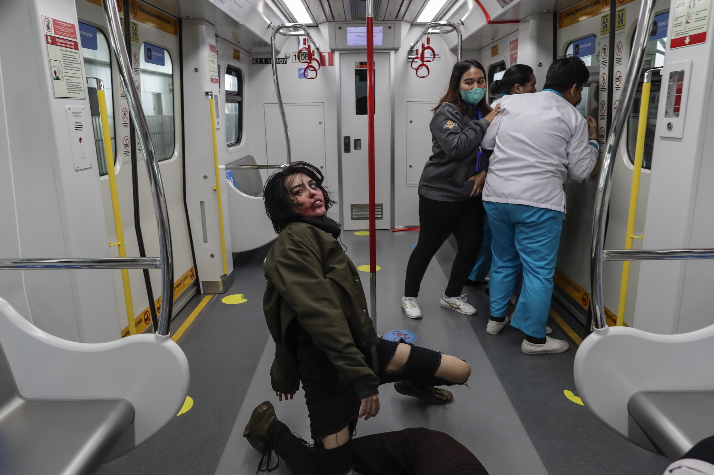 Jakarta zet zombies in om jongeren enthousiast te maken voor de metro ...